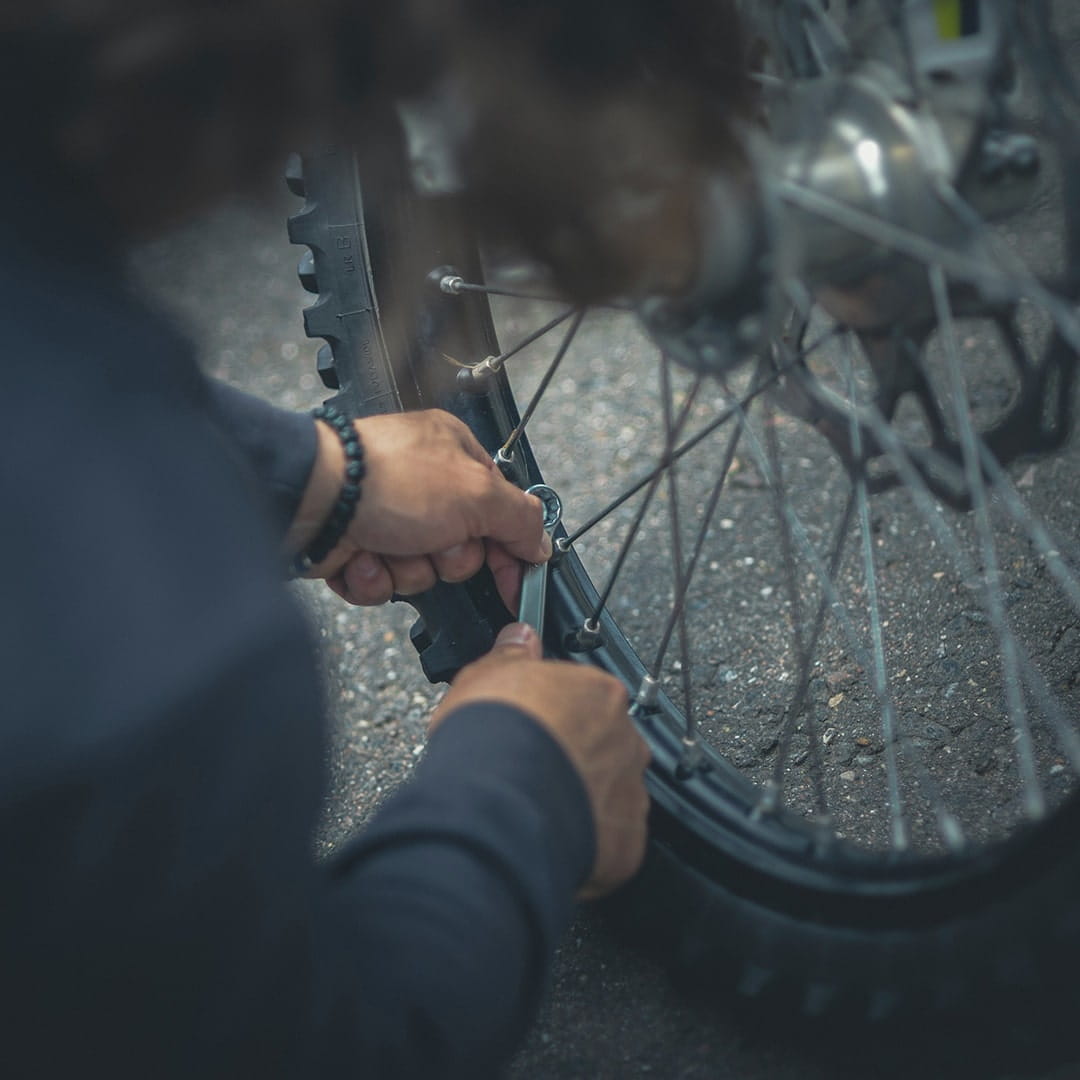 Repair bike spokes
